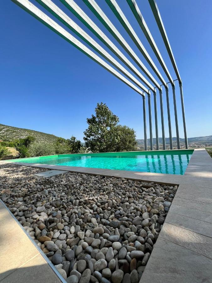 Villa Mona ,Heated Swimming Pool موستار المظهر الخارجي الصورة