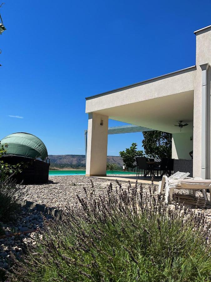 Villa Mona ,Heated Swimming Pool موستار المظهر الخارجي الصورة