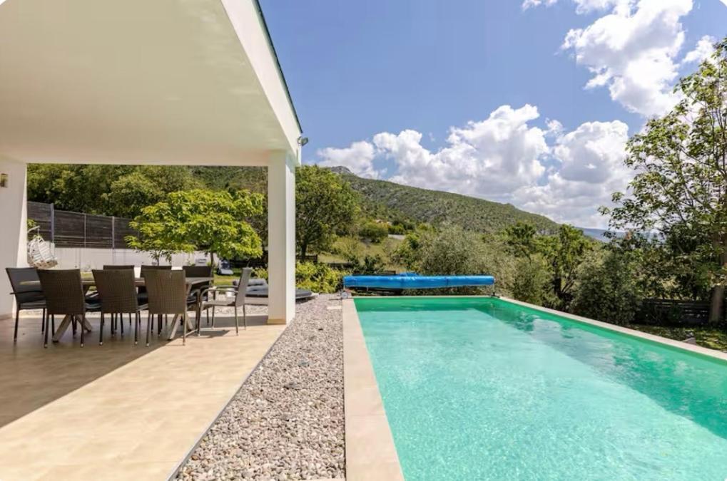 Villa Mona ,Heated Swimming Pool موستار المظهر الخارجي الصورة